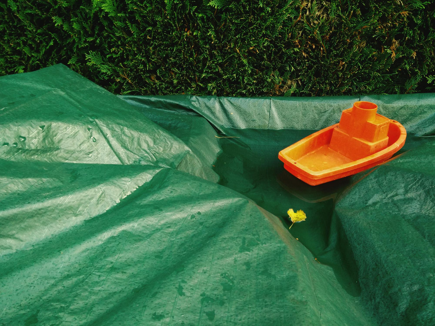 Непромокаемая ткань для тента: виды и сферы применения